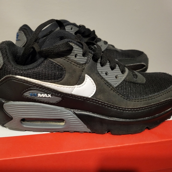 Boys new sz 4 Air Max 90 - Picture 2 of 4